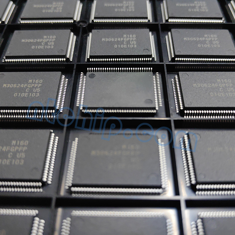 M30624FGPFP chip front and back